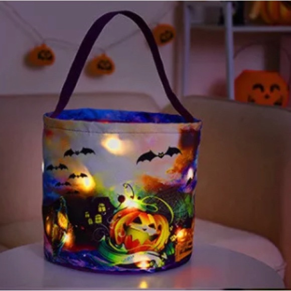 Halloween LED Trick or Treat Candy Bag - Picture 1 of 5